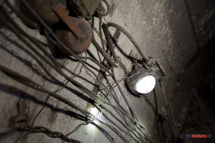 Работы на ряде кузбасских шахт приостановились после травмирования работников 