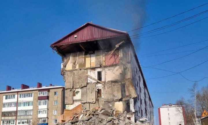 Часть жилого дома на Сахалине обрушилась из-за взрыва