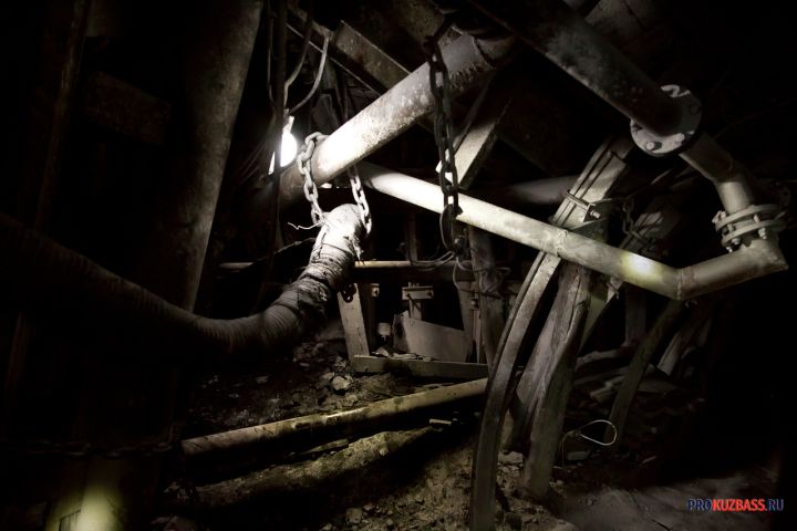 Работы на кузбасской шахте остановились после гибели человека
