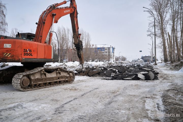 Масштабный демонтаж: рабочие в Кемерове начали снос частника на Гагарина и Сибиряков-Гвардейцев 