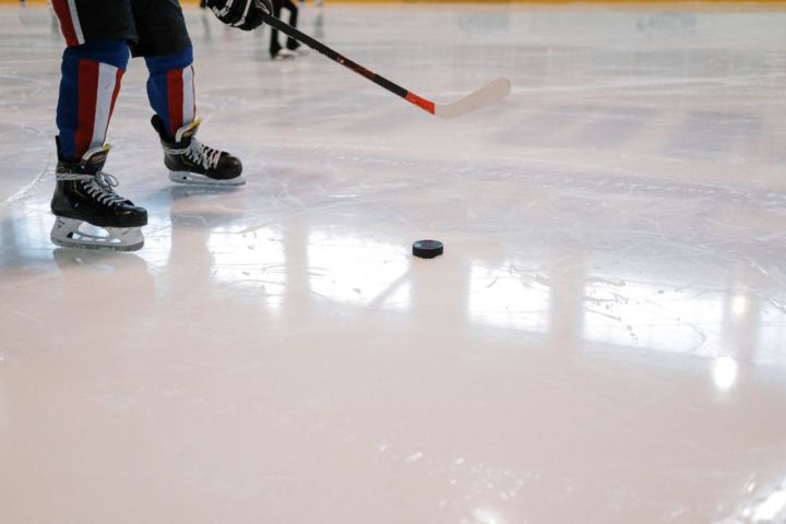 Хоккеист из Новокузнецка за одну игру в чемпионате НХЛ отразил 32 шайбы