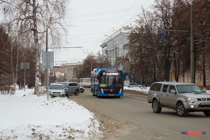 Водитель кемеровского автобуса получил штраф за поворот налево