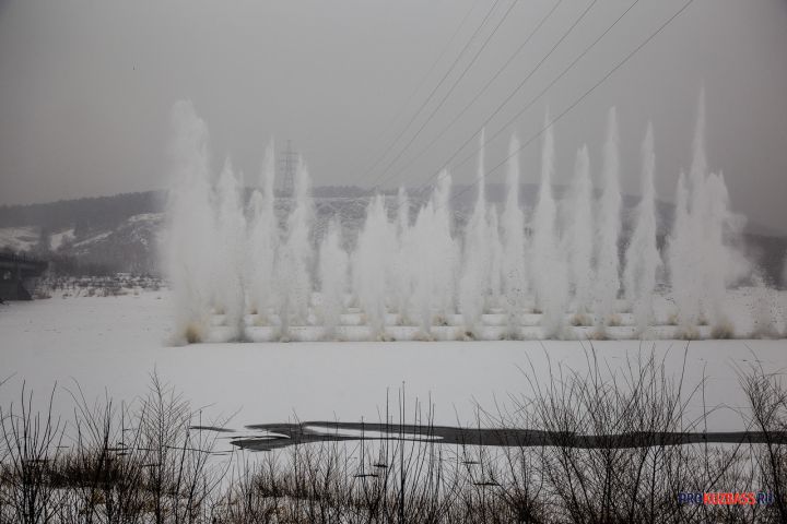 Специалисты назвали дату взрыва льда на Томи в Кемерове