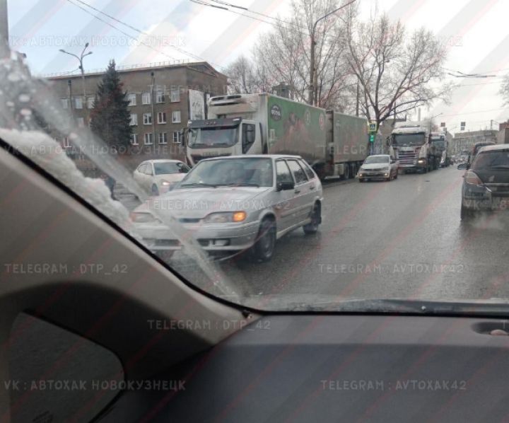 Авария с фурой произошла в Новокузнецке