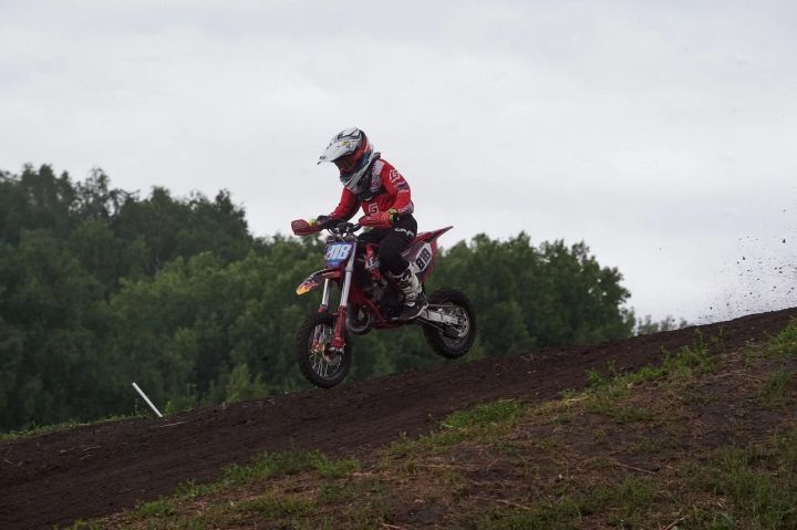 Скорость и адреналин: как в Кемерове прошли чемпионат и первенство России по мотокроссу