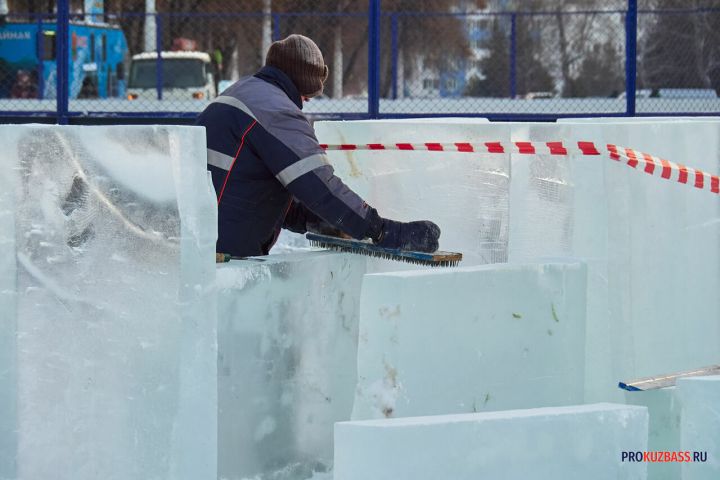 Снежный городок почти за 1 млн рублей появится в сквере Искусств в Кемерове