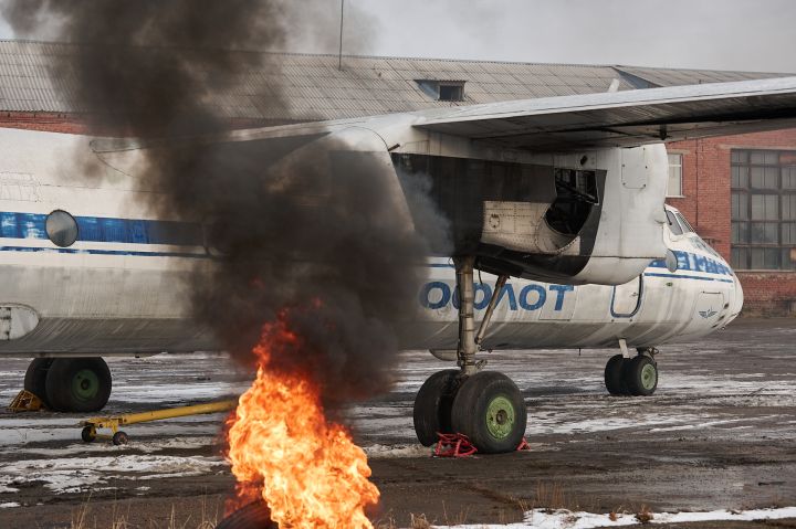 Экстренные службы потушили «горящее» воздушное судно в аэропорту Кемерова
