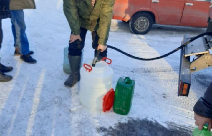 Полевые кухни и доставка воды: власти рассказали о ситуации в оставшихся без света микрорайонах Новокузнецка