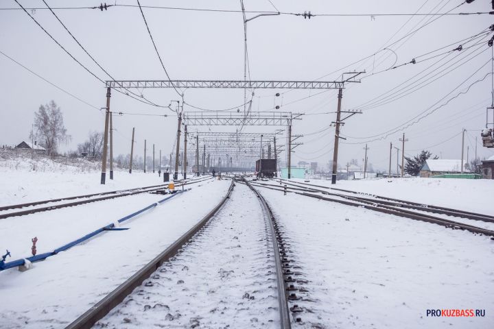 Кузбассовец умер в реанимации после наезда поезда