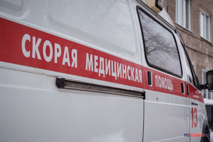 Трамваи прекратили движение в центре Кемерова в ожидании медиков
