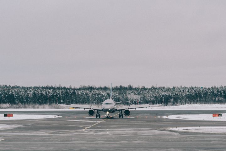 Задержка авиарейсов произошла в Новокузнецке из-за плохого сцепления на посадочной полосе