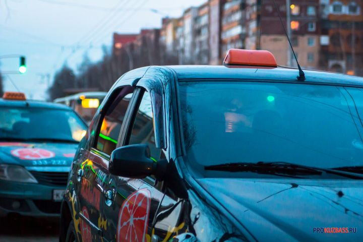 ДТП с такси произошло в кузбасским городе