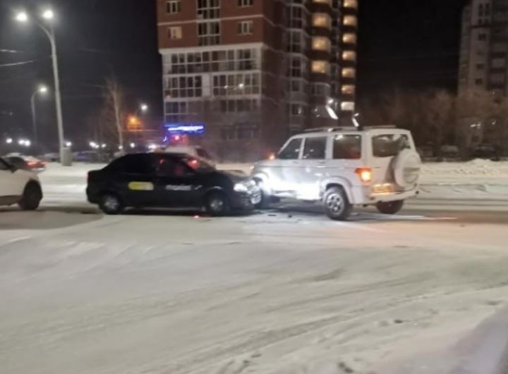 ДТП произошло на кемеровском проспекте возле школы