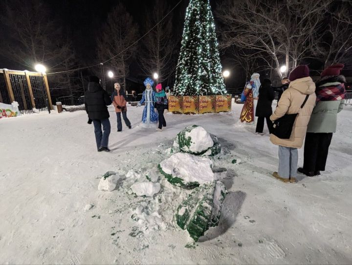Вандалы в Белове в преддверии Нового года повредили ледяного дракона