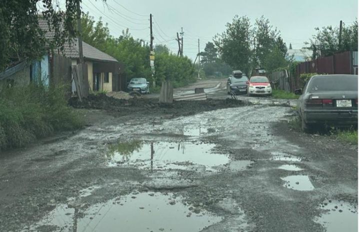 Прокуратура обязала власти отремонтировать опасную дорогу с выбоинами в Новокузнецке