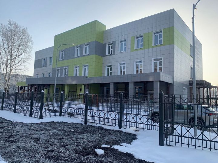 Новокузнецкие власти показали завершающий этап строительства поликлиники в Абашеве
