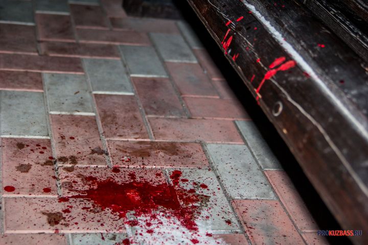 Очевидцы разместили видео с места убийства подростка в общежитии кемеровского вуза