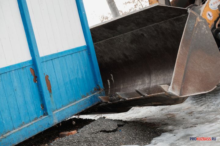 Кемеровские власти одобрили снос еще нескольких киосков и гаражей