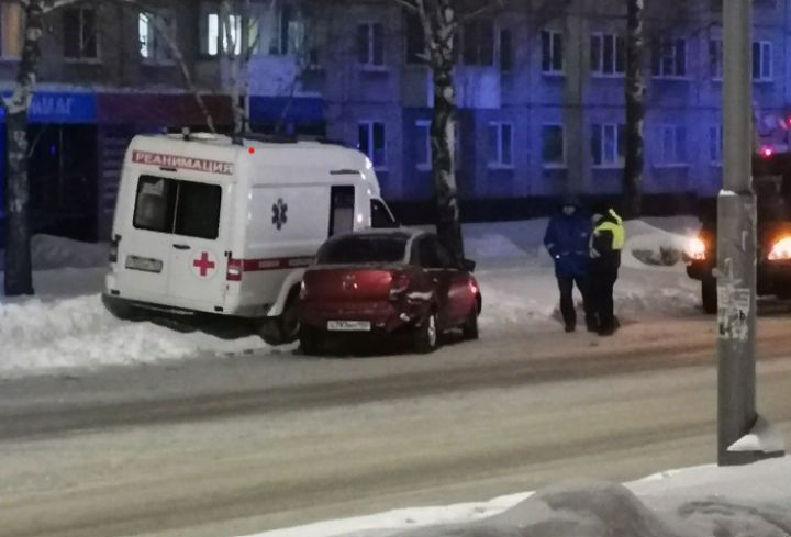 ДТП со скорой произошло на кемеровской улице