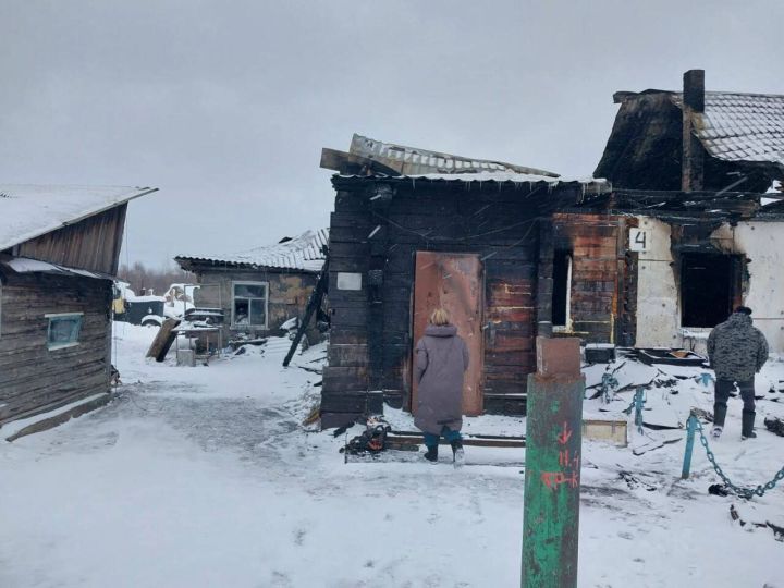 Многодетная семья лишилась крыши над головой из-за пожара в селе под Кемеровом