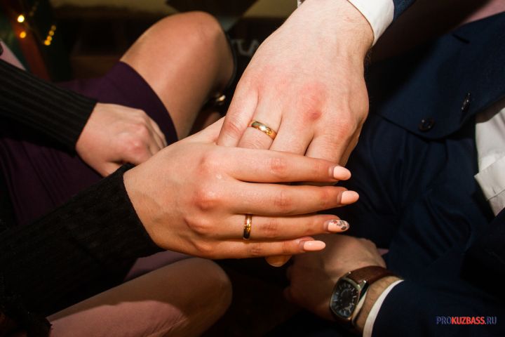 Свыше 50 пар в Кузбассе вступили в брак после новогодних праздников