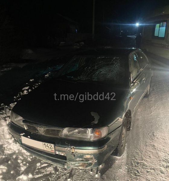 Пьяный автомобилист без прав сбил двух пешеходов в Кузбассе