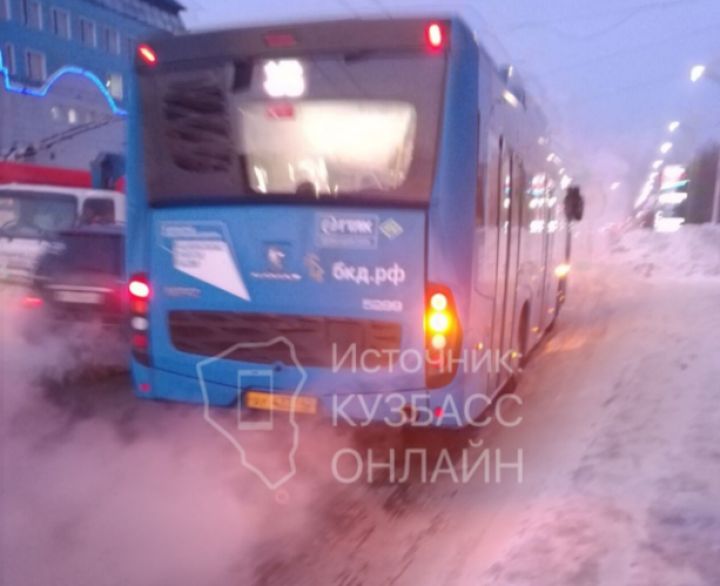 Кемеровчанка пожаловалась на «ледяной» автобус