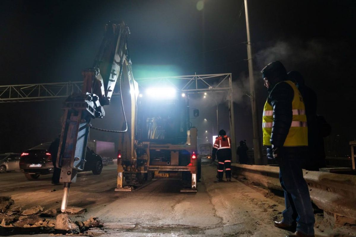 Специалисты начали экспресс-ремонт опасного деформационного шва на ...