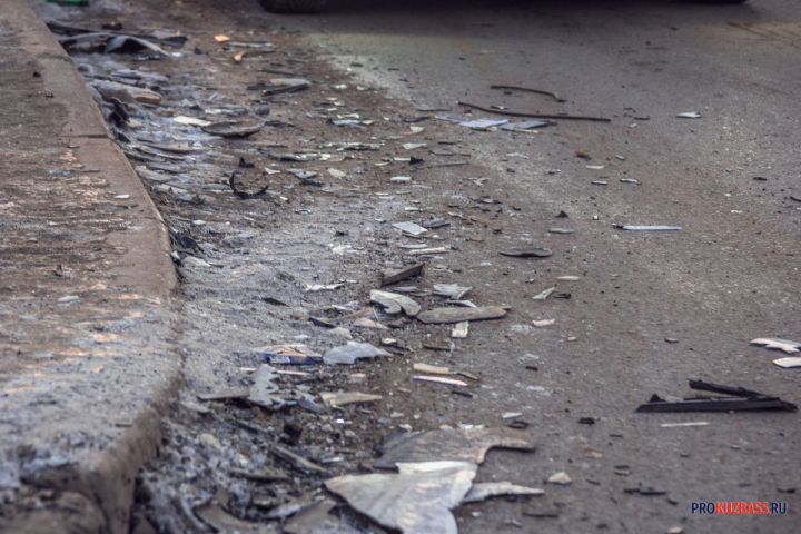 Автомобили получили сильный урон в результате ДТП на шоссе в Новокузнецке