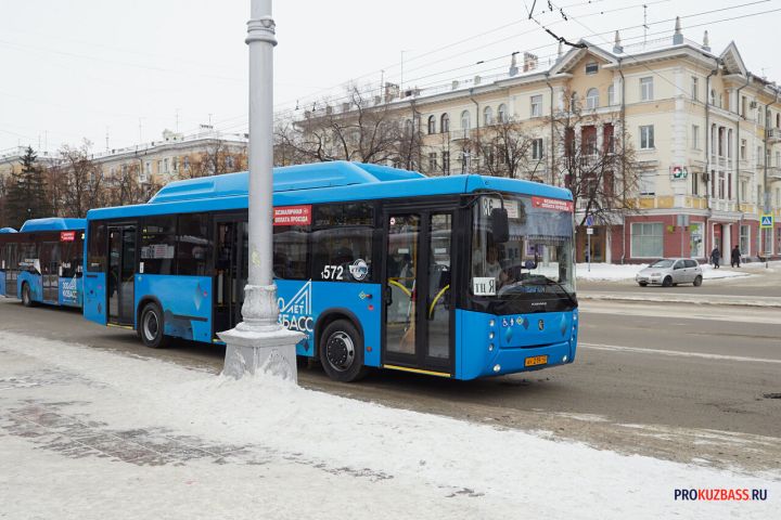 Схема движения части автобусов в Новокузнецке изменится из-за затопления кольца 