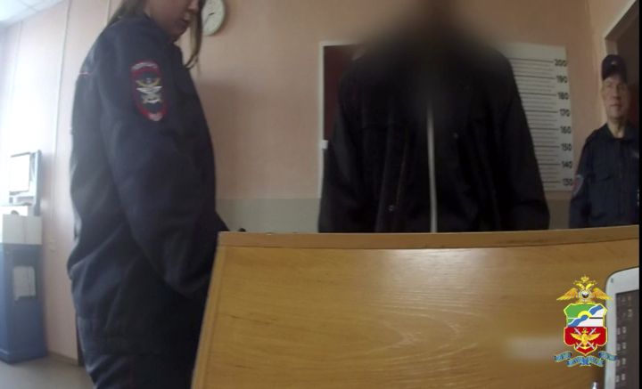 Попытка подкупа полицейского в Кузбассе попала на видео