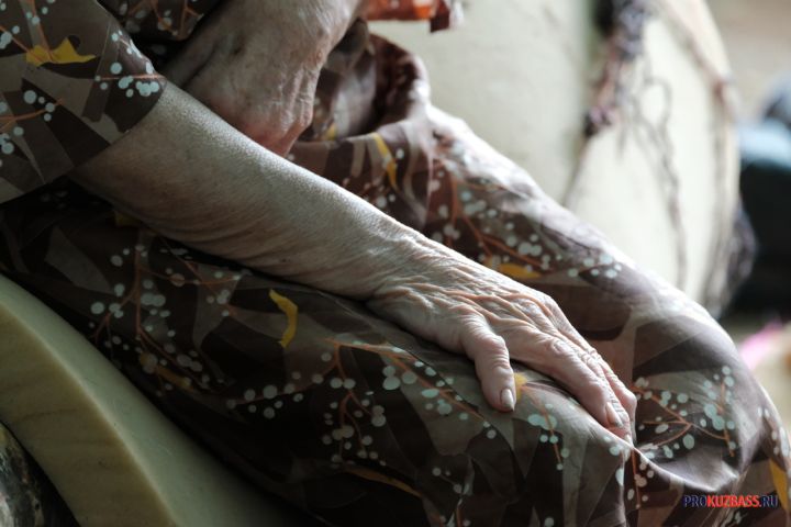 Пенсионерка в синем платье бесследно исчезла в Кузбассе