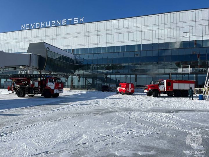 Пожар вспыхнул в аэропорту Новокузнецка