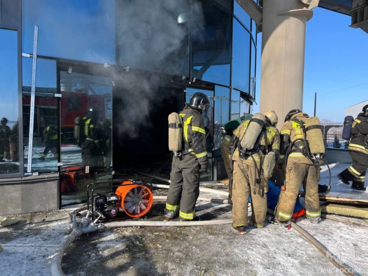 Новокузнецкий аэропорт рассказал о последствиях пожара в строящемся терминале