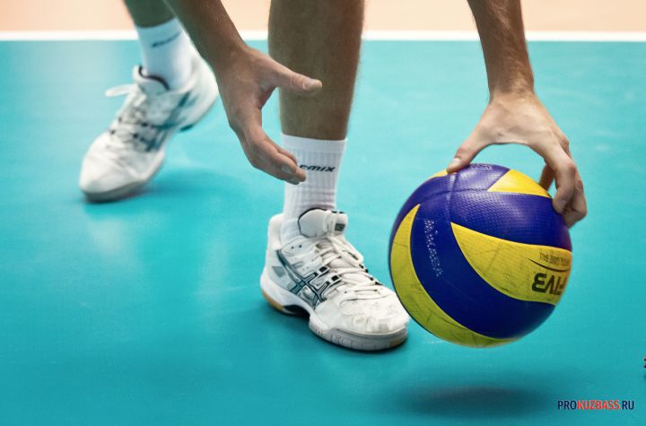 Волейбольный «Кузбасс» разгромил «Нову» в матче Суперлиги
