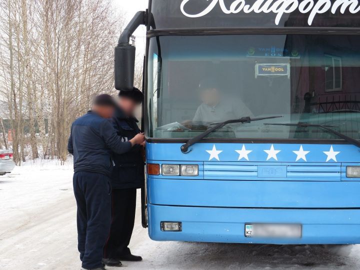 Полиция в Кузбассе нашла нелегальных мигрантов в автобусе из Казахстана
