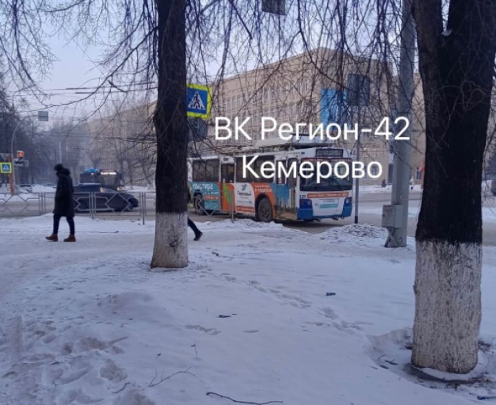 Соцсети: троллейбус сломался около корпуса КузГТУ в Кемерове