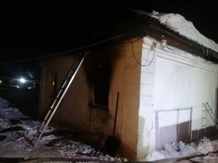 Семья с девятью детьми в Кузбассе оказалась в опасности из-за пожара