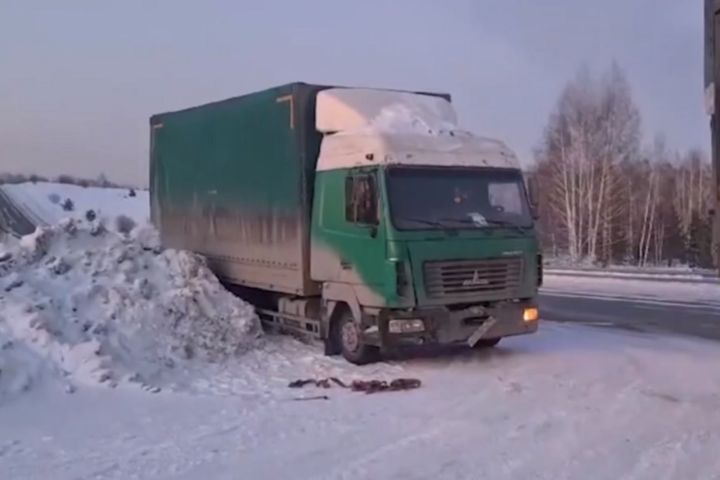 Водитель грузовика потерял сознание на кузбасской трассе