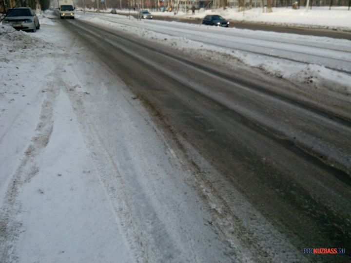 Претензии к подрядчику возникли у мэрии Новокузнецка из-за некачественной уборки дорог