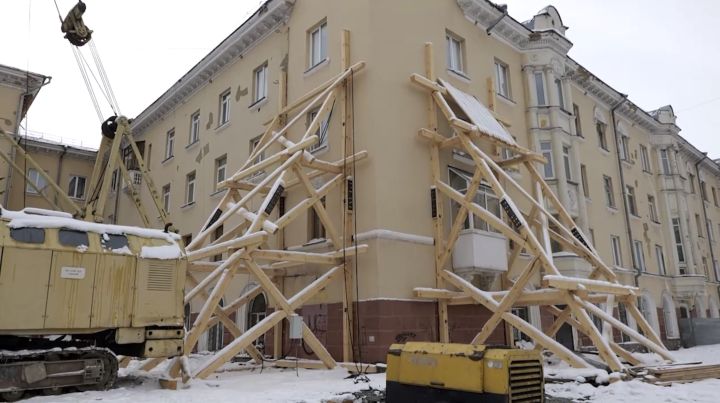 Власти рассказали о сроках ремонта частично обрушившегося дома в центре Кемерова