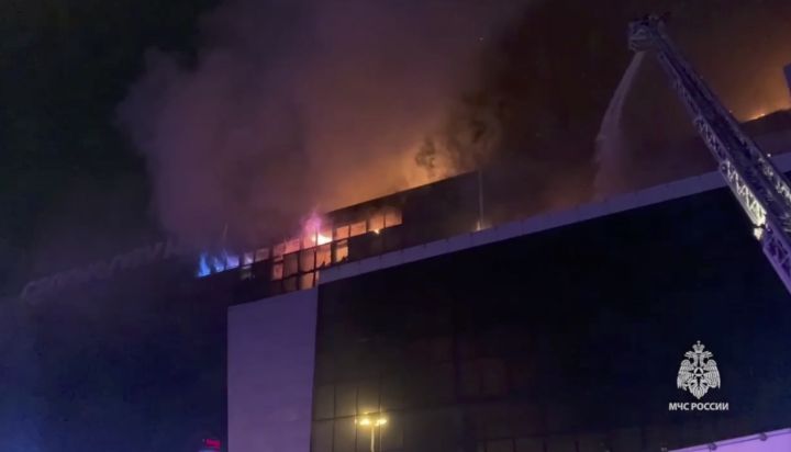 МЧС опровергло информацию о локализации пожара в подмосковном «Крокус Сити Холл»