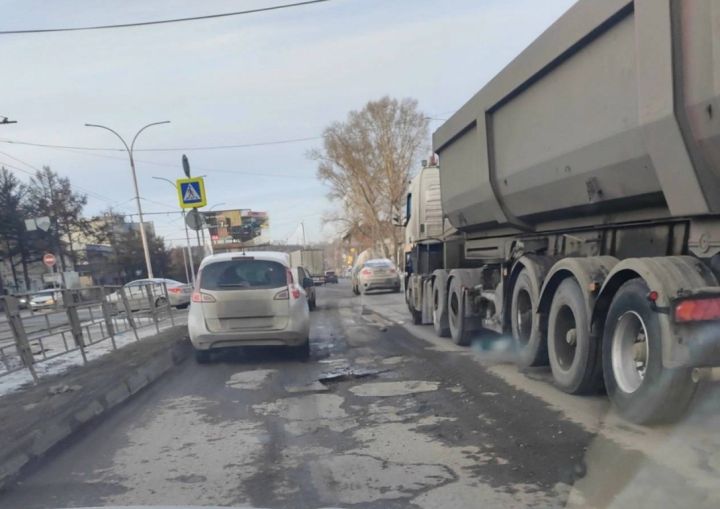 Кемеровские автомобилисты пожаловались на состояние дорог в районе Кузнецкого моста