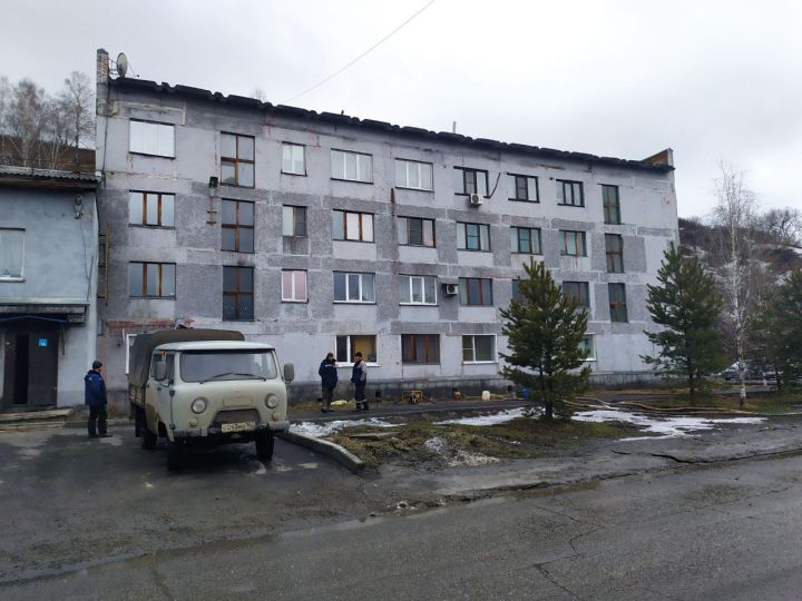 Паводковые воды затопили многоквартирный дом в кузбасском поселке