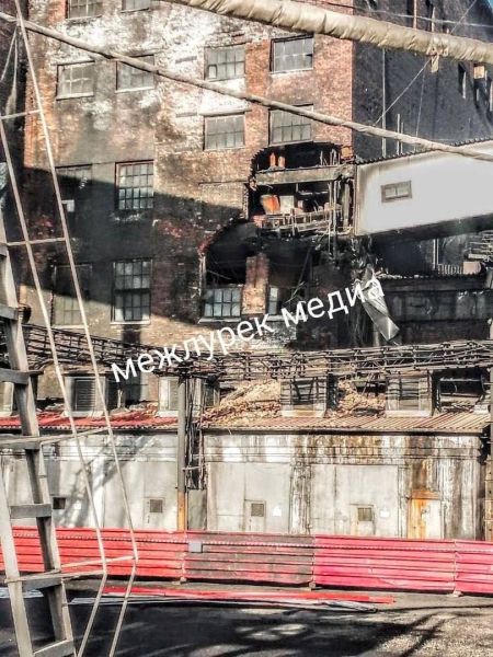 Соцсети: обрушение стены цеха произошло на фабрике в Междуреченске