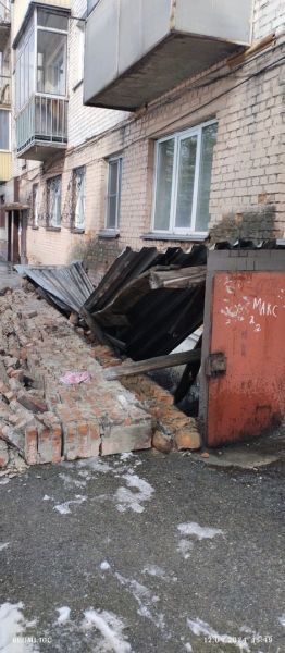 СК проверит сообщение об обрушении входа в подвал жилого дома в Новокузнецке