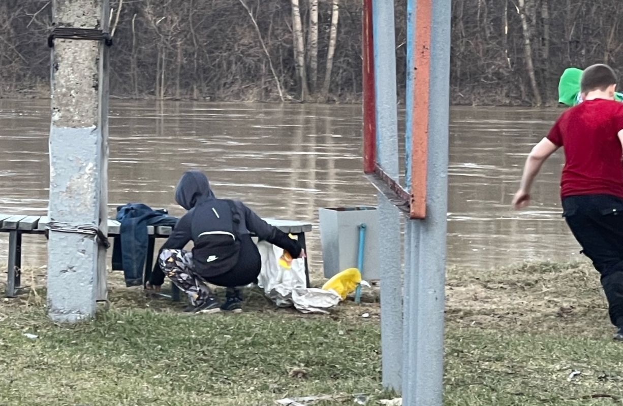 Опасные игры детей у воды обеспокоили новокузнечанку