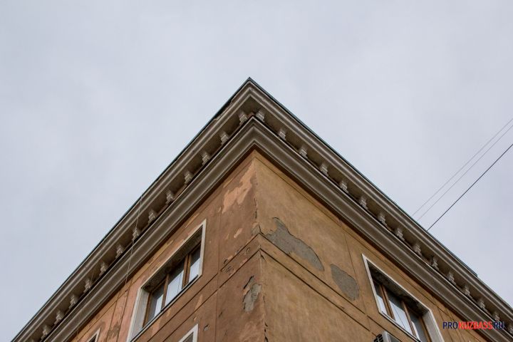 Бизнесмен в Кузбассе стал фигурантом дела о мошенничестве с ремонтом крыши жилого дома