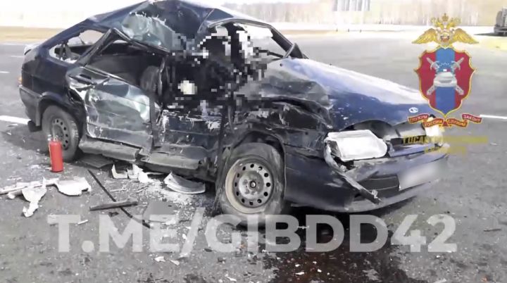 Молодой водитель легковушки погиб в ДТП с грузовиком на кузбасской трассе