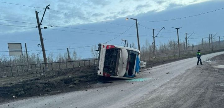 ГИБДД сообщила подробности ДТП с автобусом-«перевертышем» на шоссе в Новокузнецке